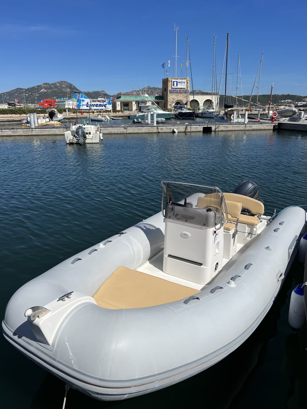 Un giorno alla scoperta di Cagliari: la vera Dolce Vita in motoscafo