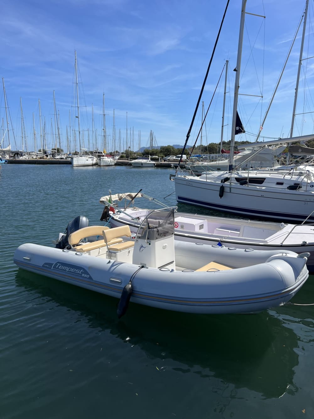 Un giorno alla scoperta di Cagliari: la vera Dolce Vita in motoscafo