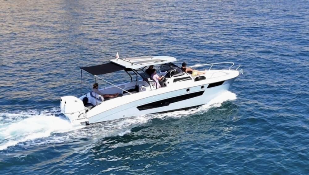 Profitez du soleil lors d'une excursion en bateau de 8 heures à La Valette.