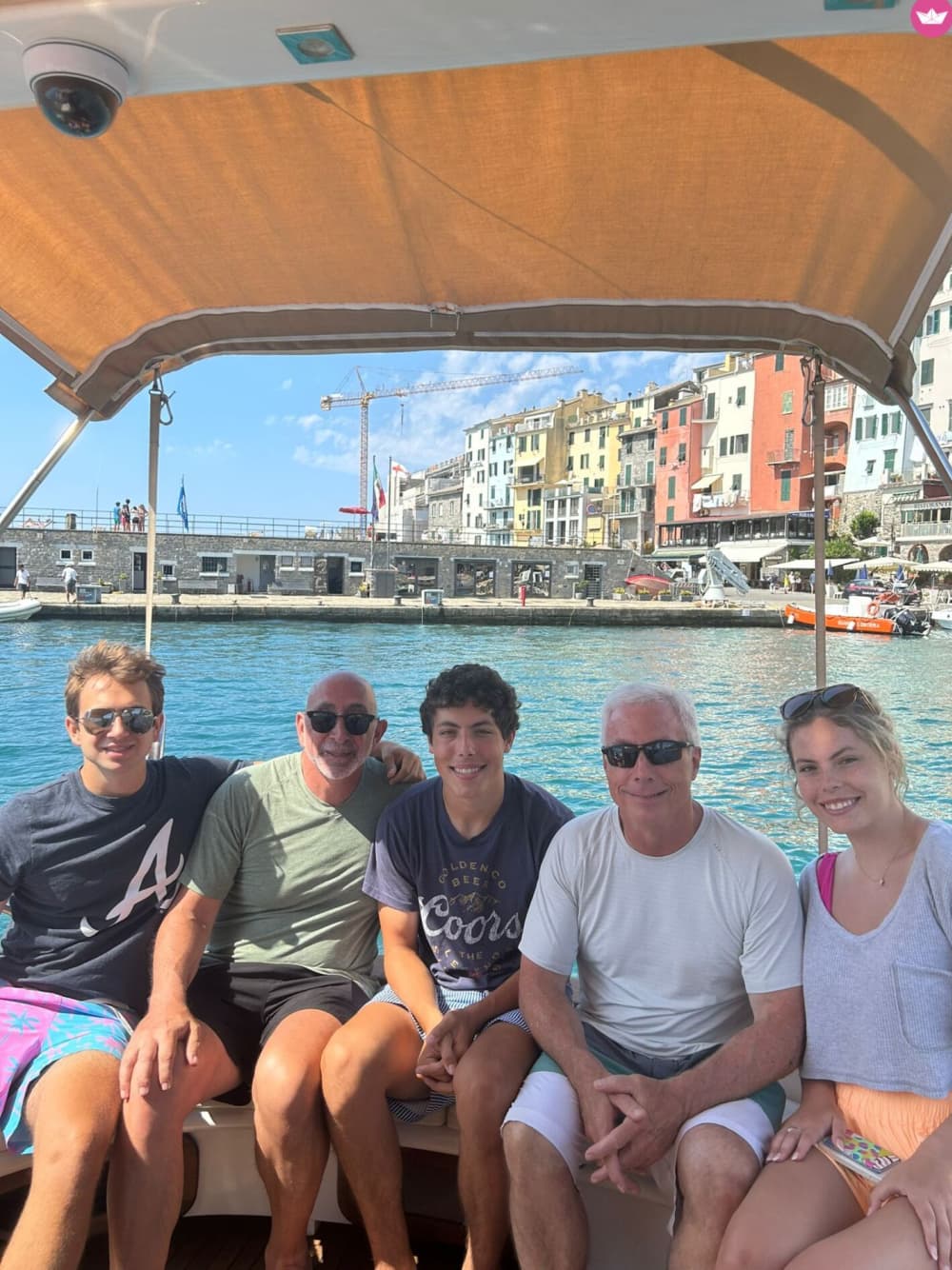 Private cruise in the Gulf of Poets: explore, swim, and relax aboard the Mimi 7 classic