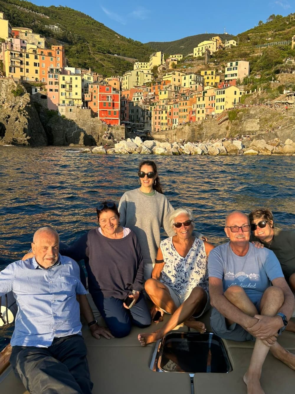 3-Hour Sunset Tour with MIMI 7 Aperitif