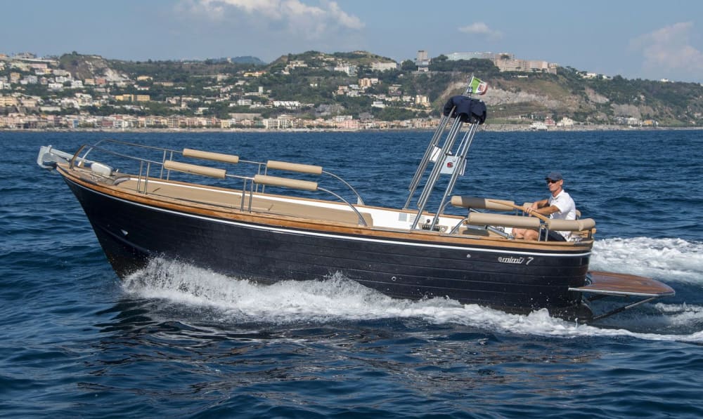 Luxuskreuzfahrt im Golf der Dichter: Erkunden, schwimmen und entspannen Sie an Bord der Mimi 7 ab Lerici