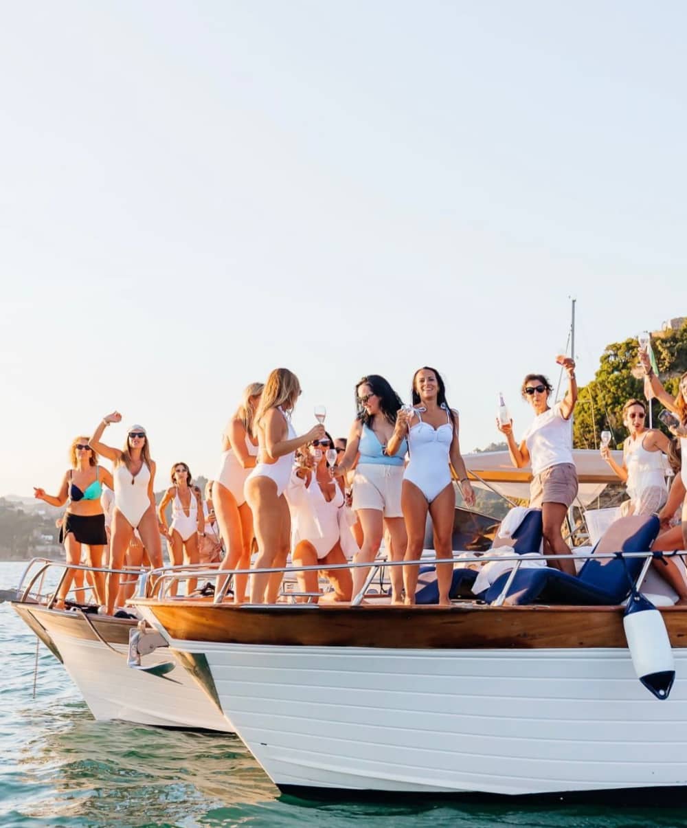 3-Hour Sunset Tour with MIMI 7 Aperitif