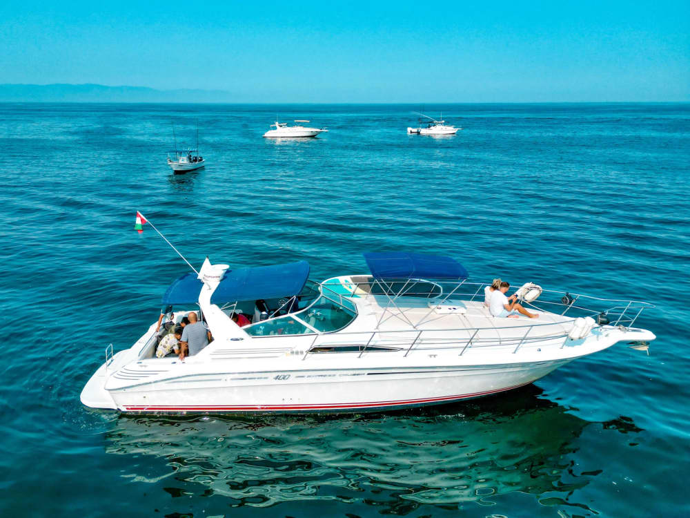 Sea, Love & Sun: A full day of emotions on a motorboat