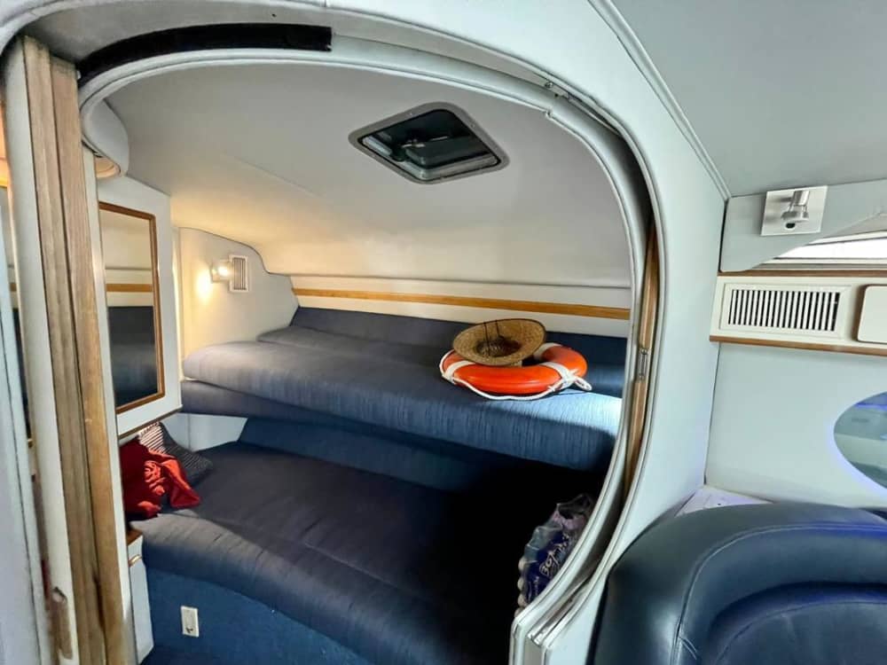 Sea, Love & Sun: A full day of emotions on a motorboat