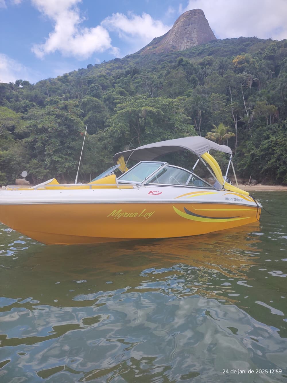 Ontspan tijdens een boottocht van 2 uur en 15 minuten in Paraty.