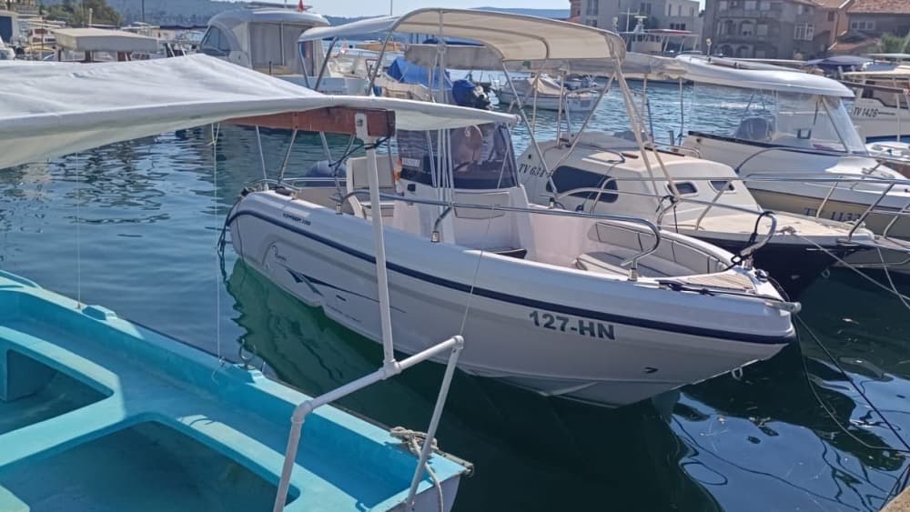 Гибкая программа однодневных морских прогулок с отправлением из Тивата.