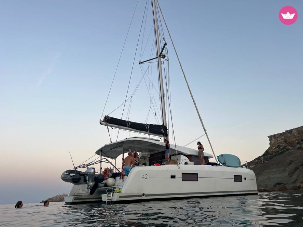 Excursion d'une journée en catamaran&nbsp;: aventure au Blue Lagoon, à Comino et à Gozo
