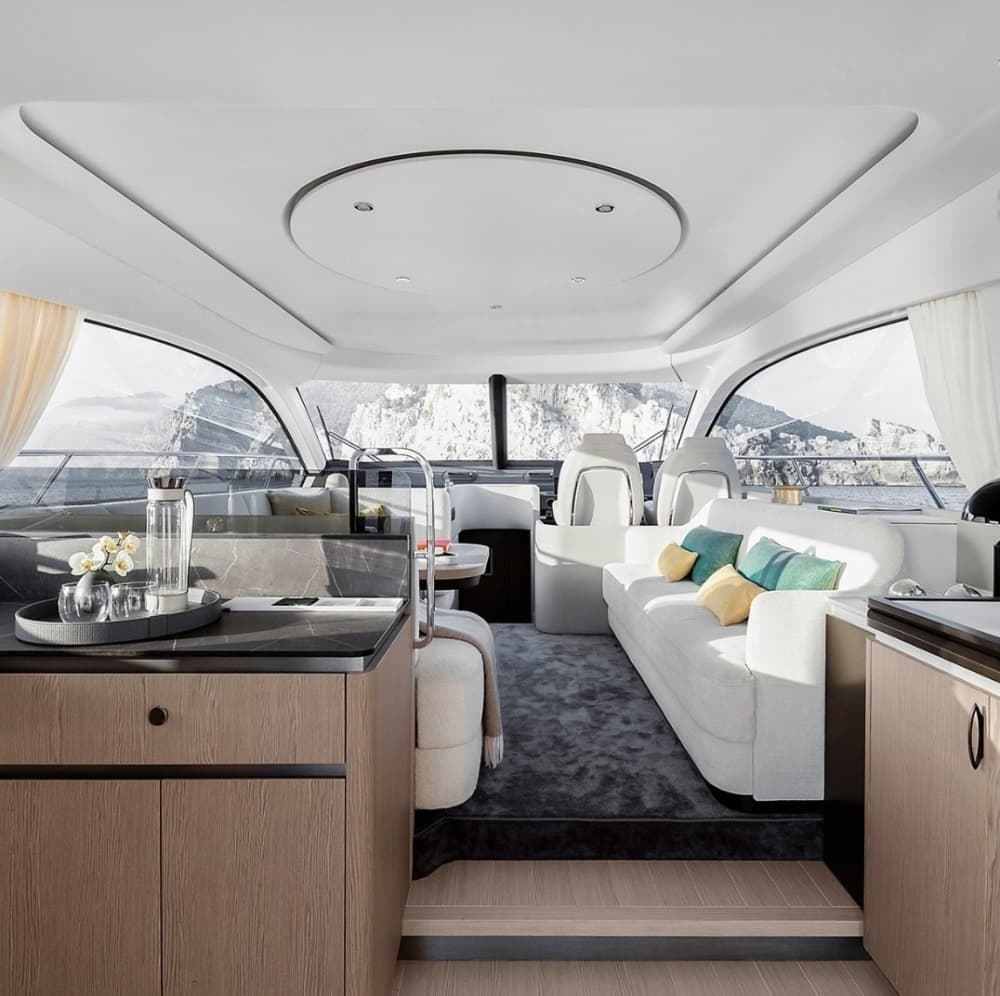 Ontdek de kust van Budva: een complete dagtocht aan boord van een motorboot