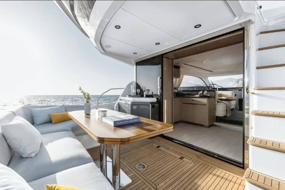 Ontdek de kust van Budva: een complete dagtocht aan boord van een motorboot