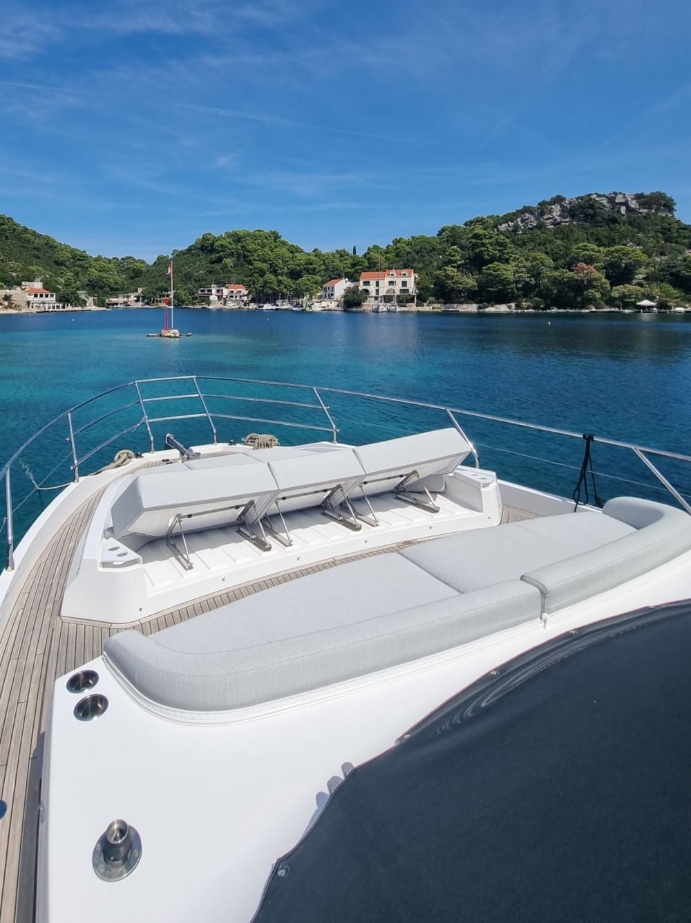 Ontdek de kust van Budva: een complete dagtocht aan boord van een motorboot