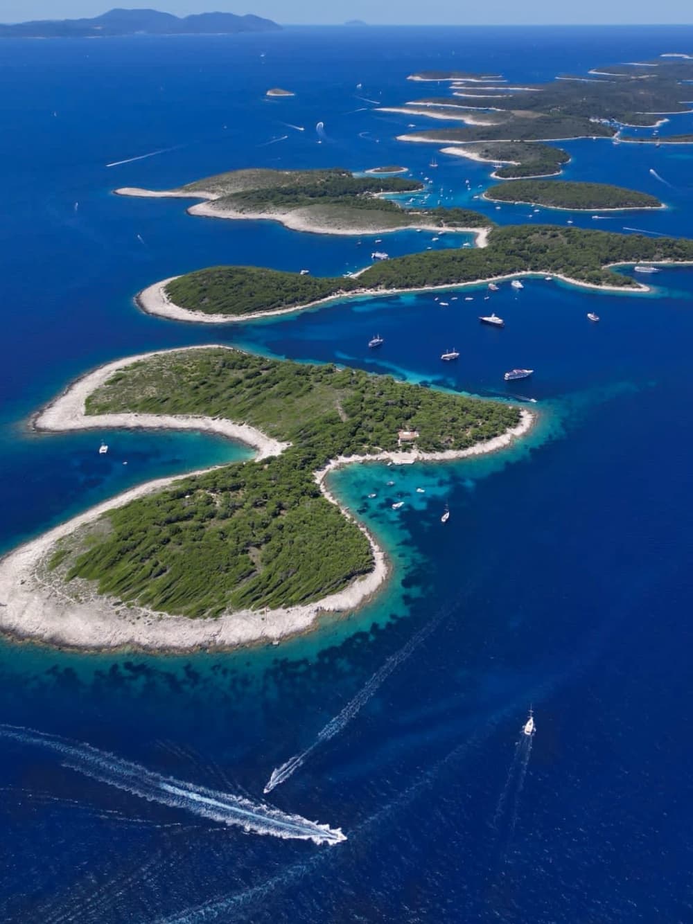 Passeio pelas Red Rocks e Ilhas Pakleni