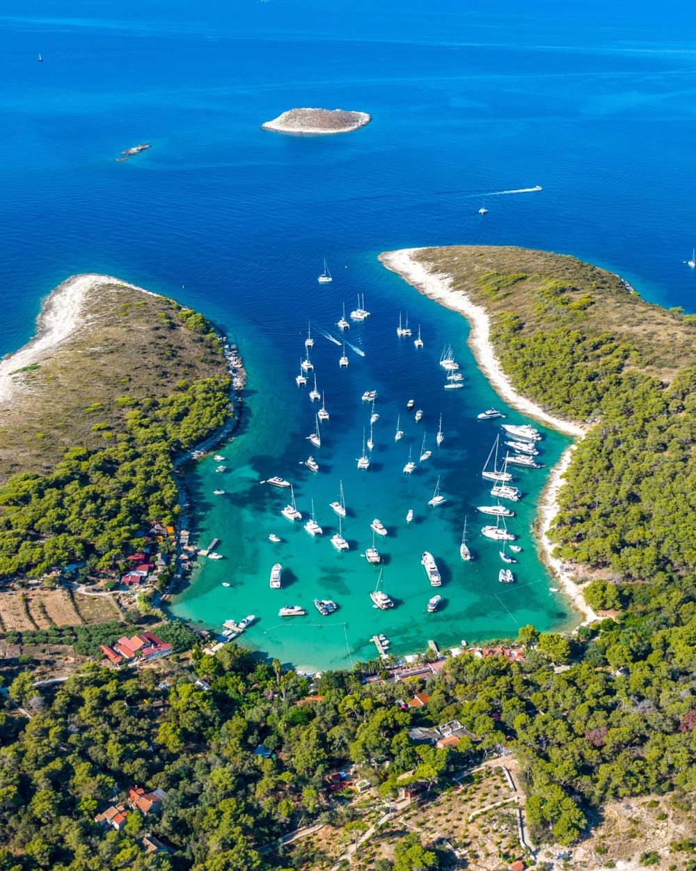 Pakleniöarna båttur: Simma, koppla av och utforska gömda vikar