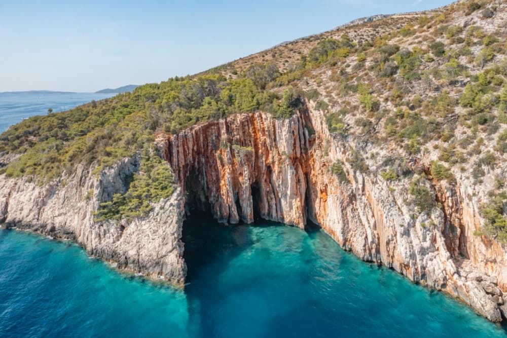 Red Rocks & Pakleni Islands Tour