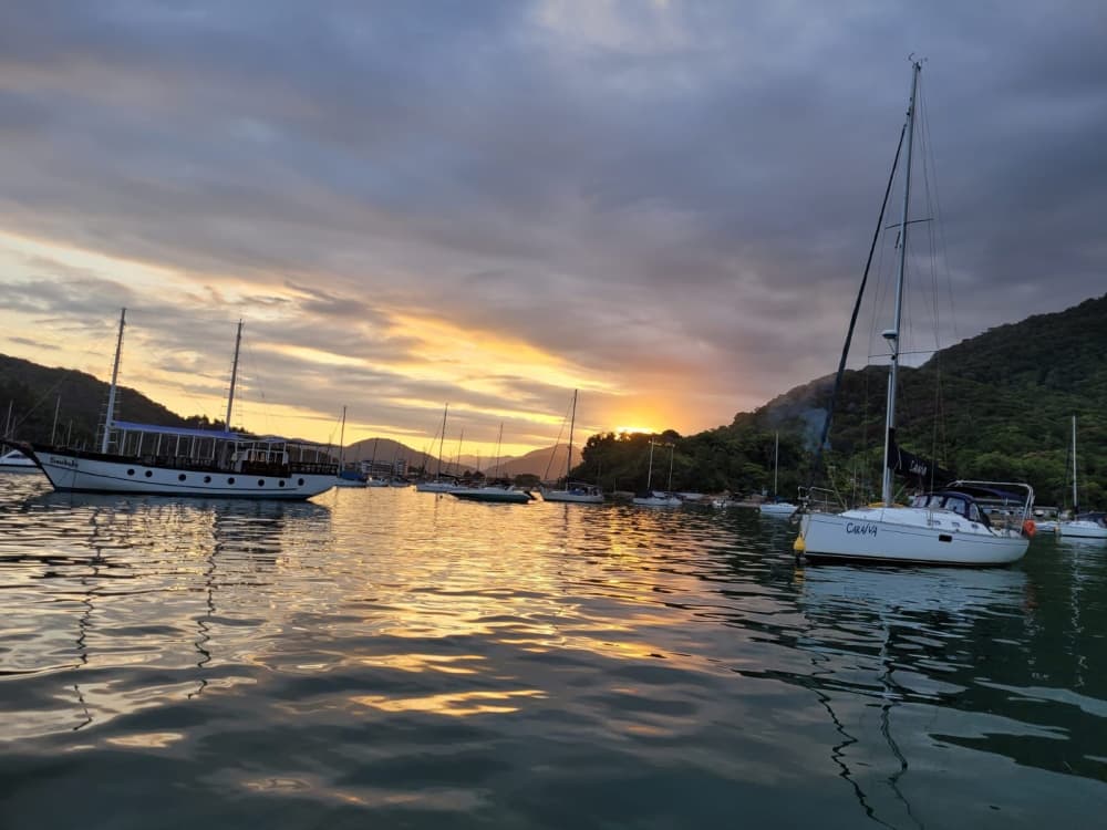Een magische dag in Ubatuba op een zeilboot.