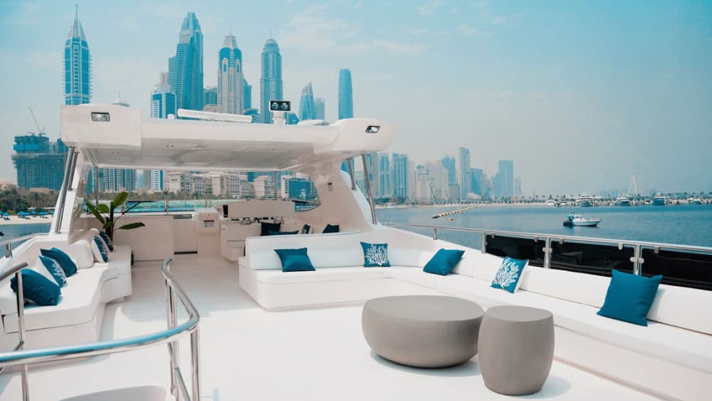 Une journée magique à Dubaï à bord d'un yacht à moteur