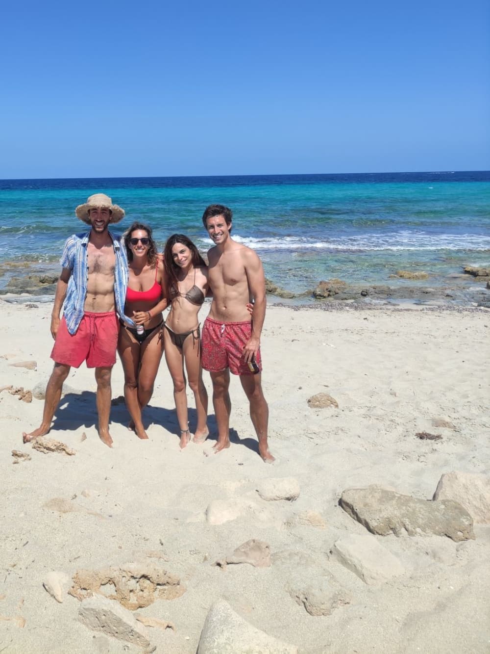 Half-day excursion by sea in Barcelona: sun, swimming and relaxation.