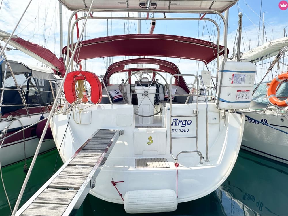 Exclusive Sailing on a Private Yacht from Athens