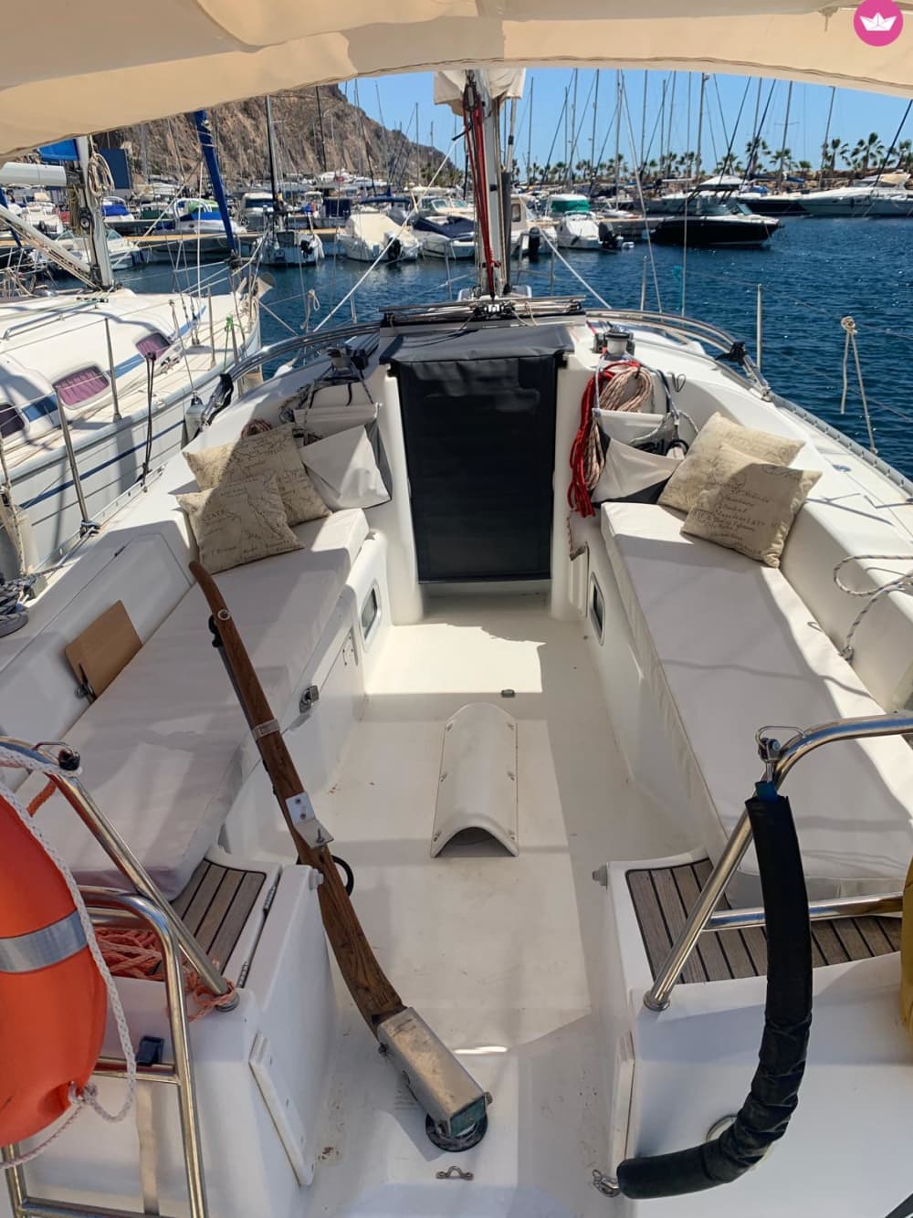 Découvrez la côte d'Almerimar lors d'une journée de navigation inoubliable