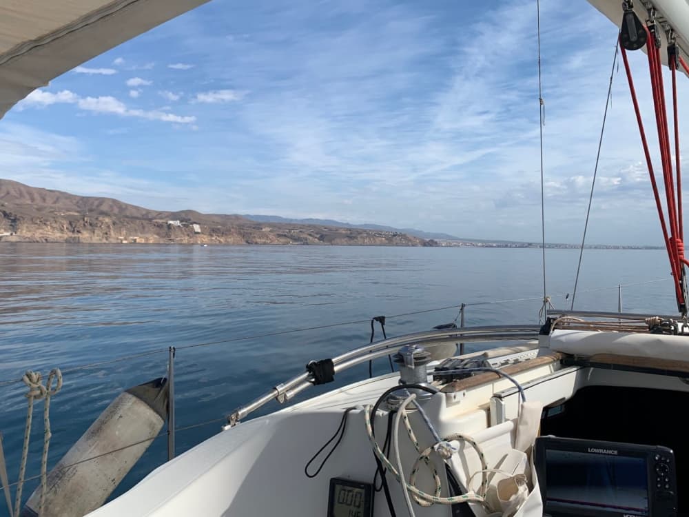 Découvrez la côte d'Almerimar lors d'une journée de navigation inoubliable