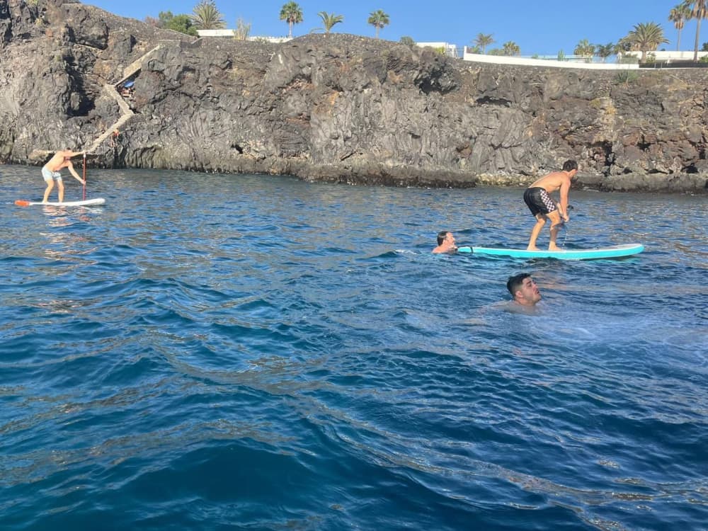 4 heures pour explorer Arona en bateau à moteur