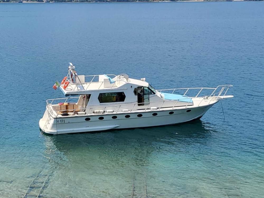 3 horas de Dolce Vita para descubrir Angera en lancha motora.