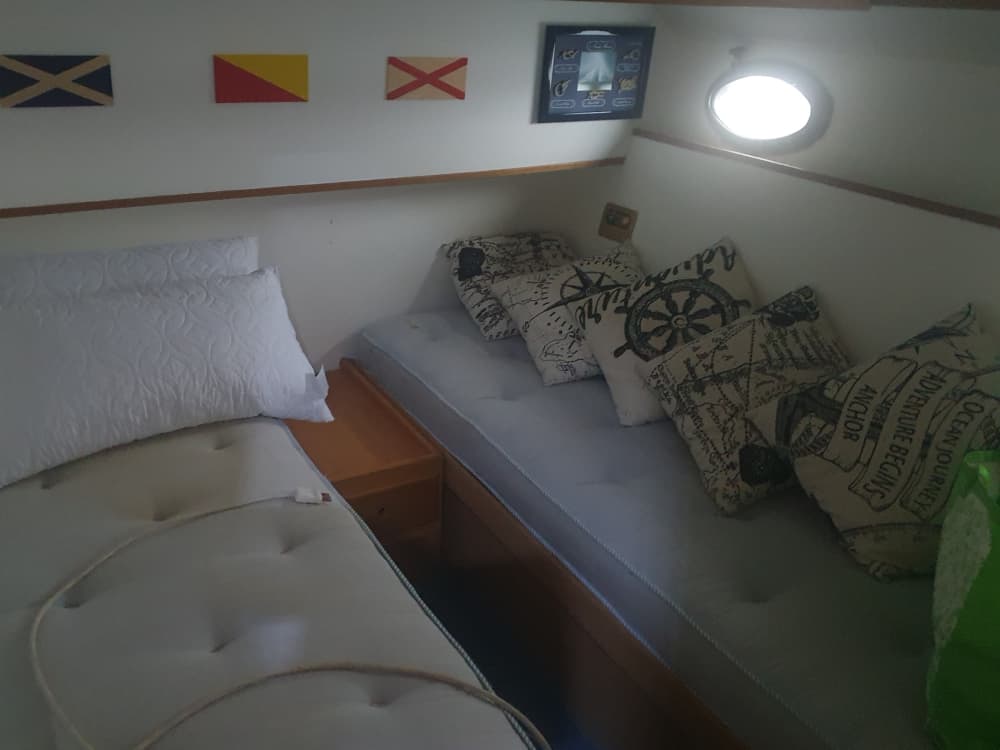 Njut av 7 timmar på en motorbåt för att utforska Angera