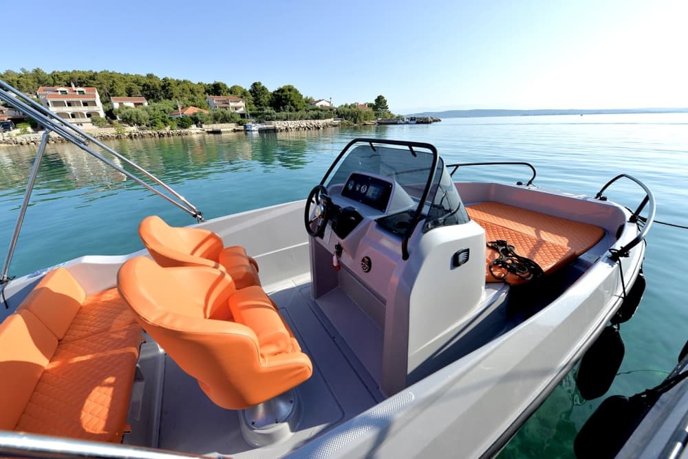 Ein Tag rund um Preko: Genießen Sie 9 Stunden Entdeckungstour mit dem Motorboot