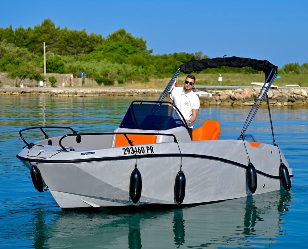 Ein Tag rund um Preko: Genießen Sie 9 Stunden Entdeckungstour mit dem Motorboot