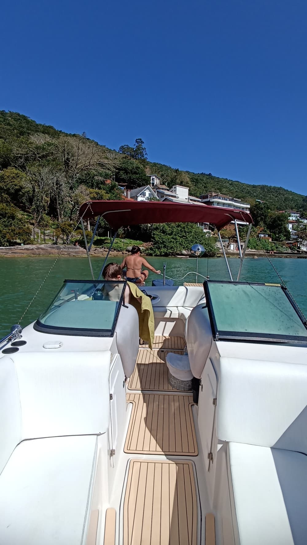 Su lancha motora privada para un día alrededor de Pôrto Belo