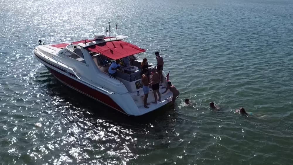 Escursione in barca di mezza giornata a Ferragudo a bordo di un motoscafo.