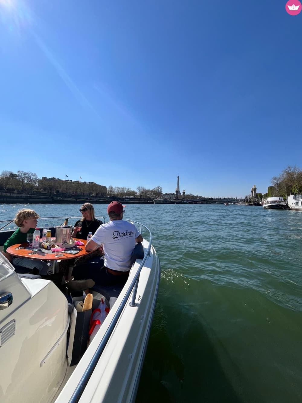 Paris in 60 minutes: the Seine in fast motion, elegance in continuous motion