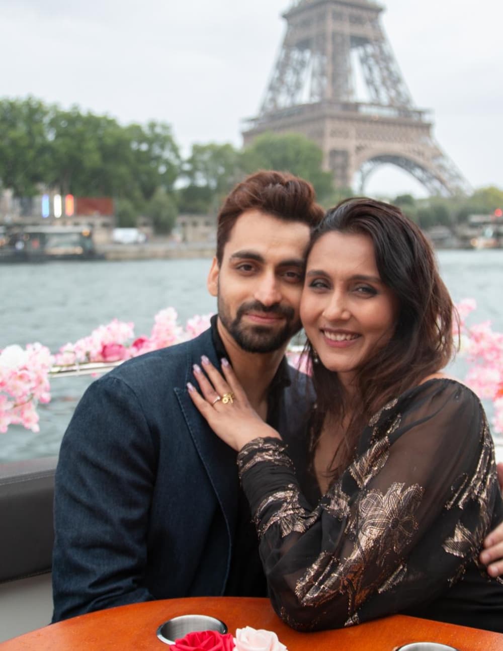 „Tak” nad Sekwaną: niezapomniane oświadczyny