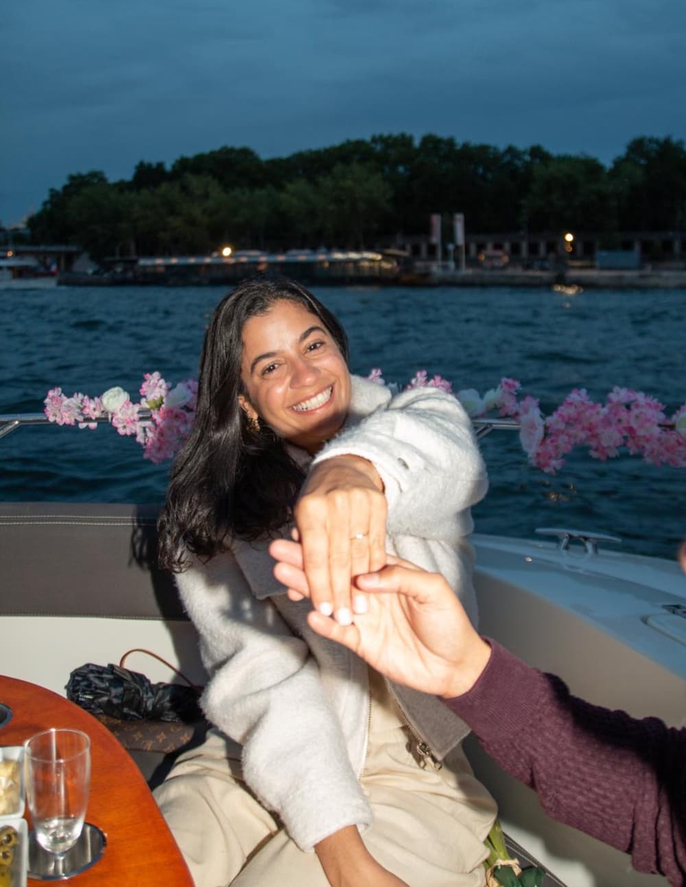 „Tak” nad Sekwaną: niezapomniane oświadczyny