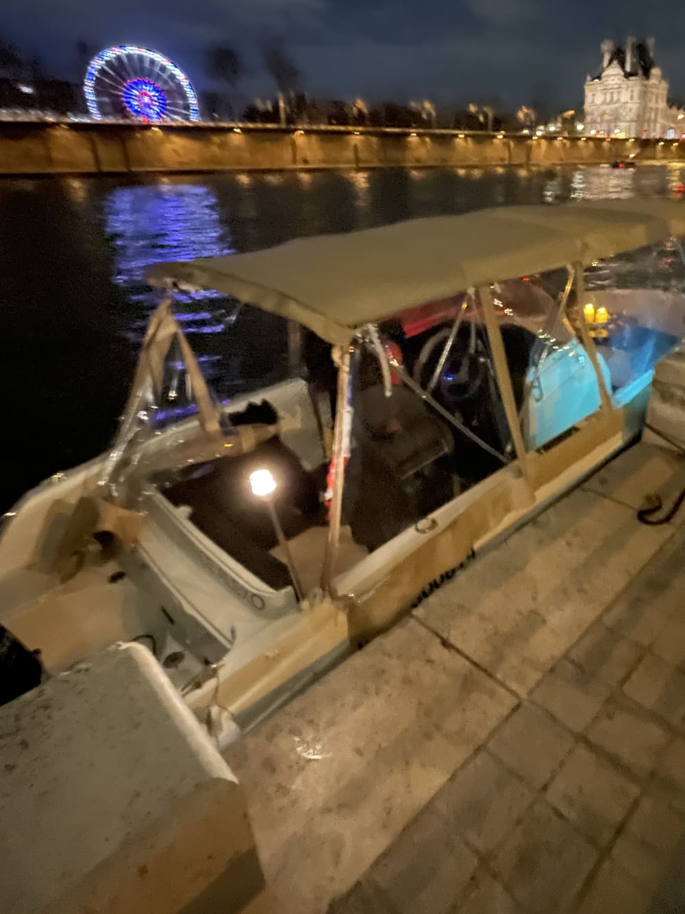 Paris in 60 minutes: the Seine in fast motion, elegance in continuous motion