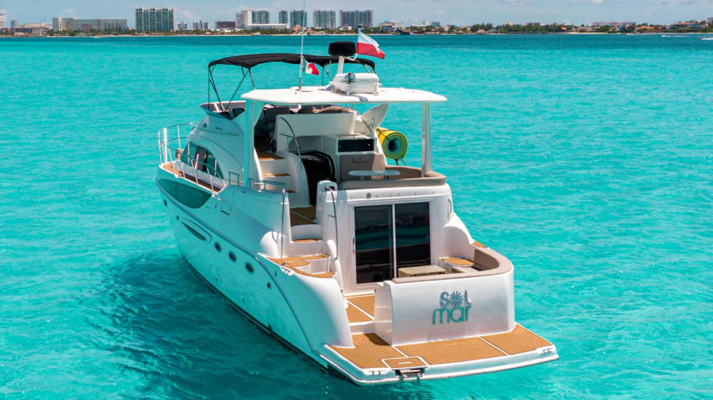 Le luxe réinventé à Cancún : une journée inoubliable sur un yacht à moteur