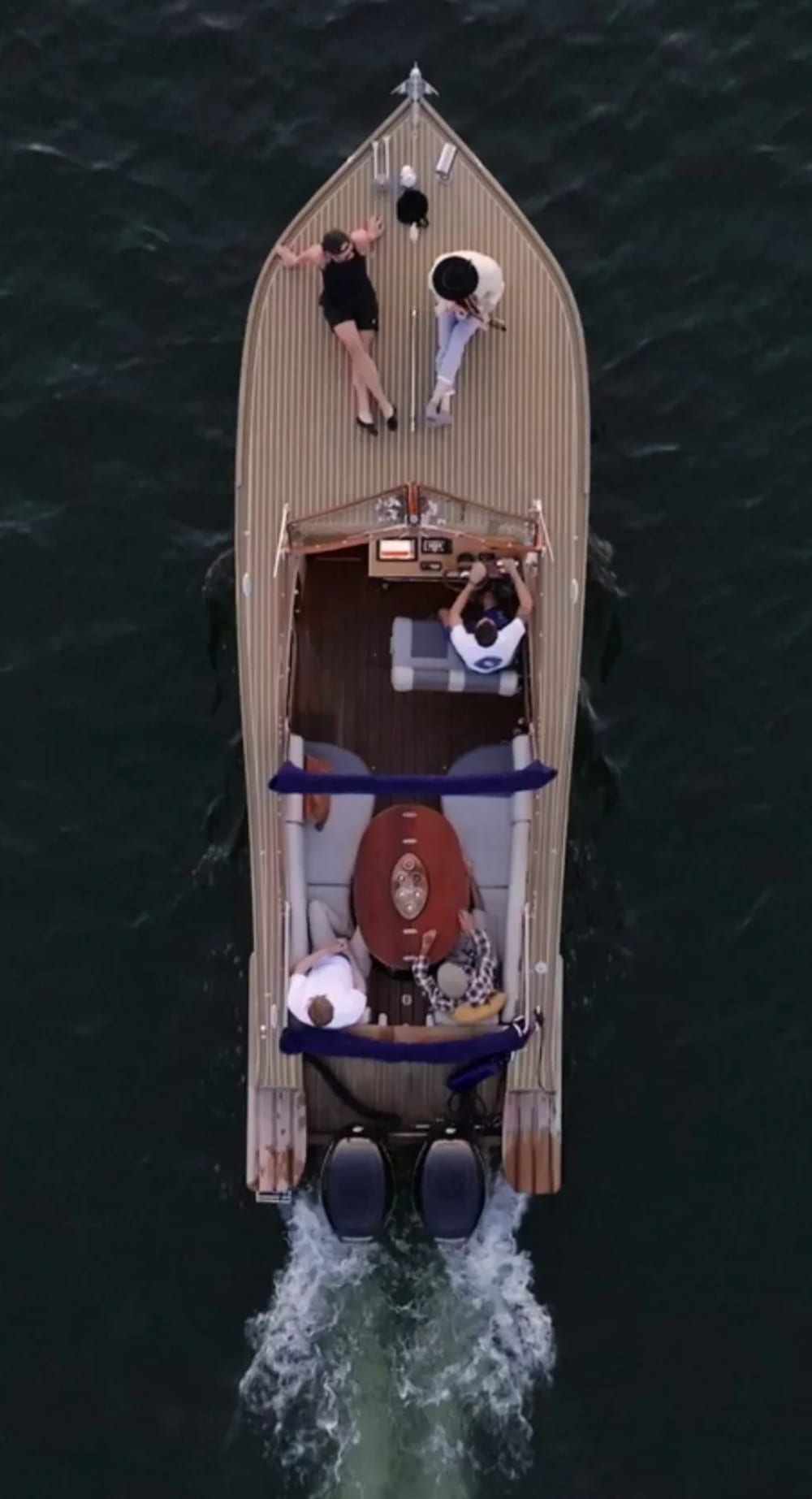 Tour di 2 ore con Brita unica intagliata a mano