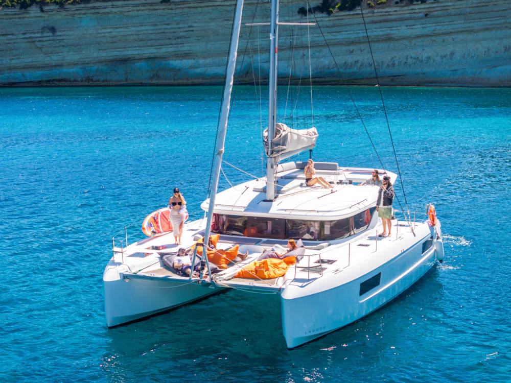 Halber Tag an Bord eines brandneuen Katamarans.