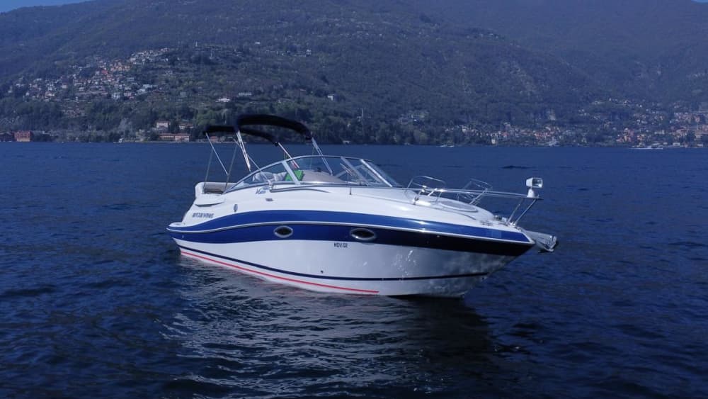 Een privé-motorboot voor een dag rond Bellagio.