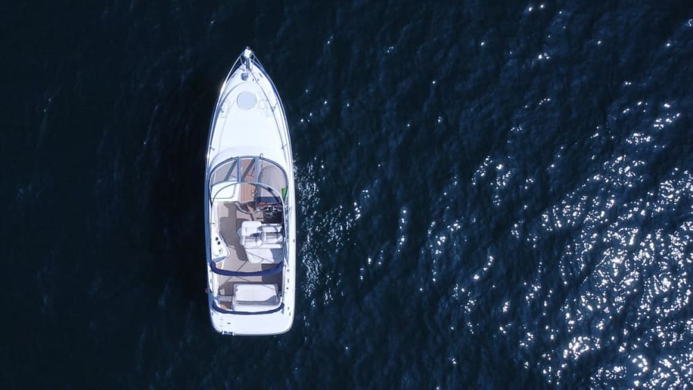 Een privé-motorboot voor een dag rond Bellagio.