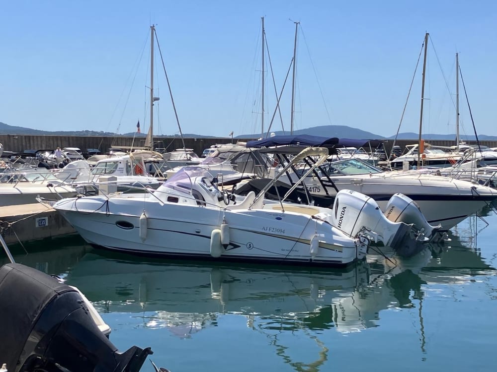 4 ore per esplorare Sainte-Maxime in motoscafo