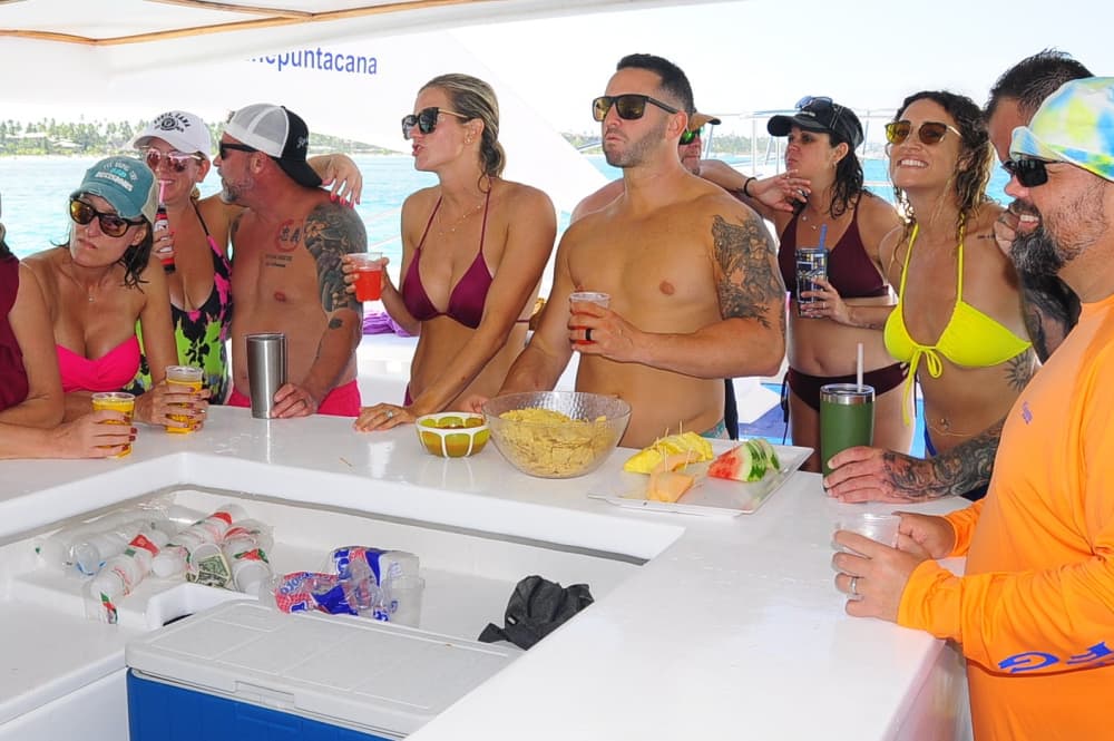 3h15 to explore Punta Cana on a motorboat