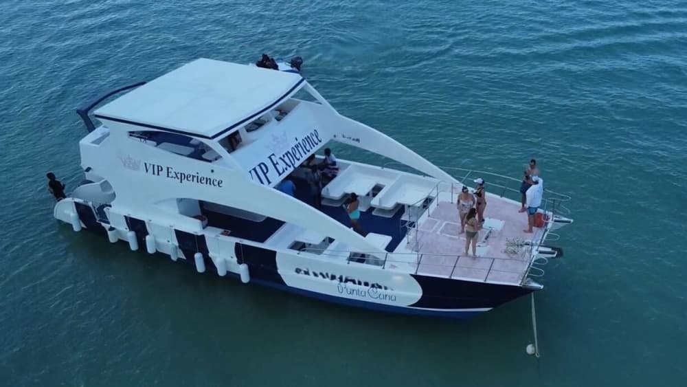 3h15 to explore Punta Cana on a motorboat