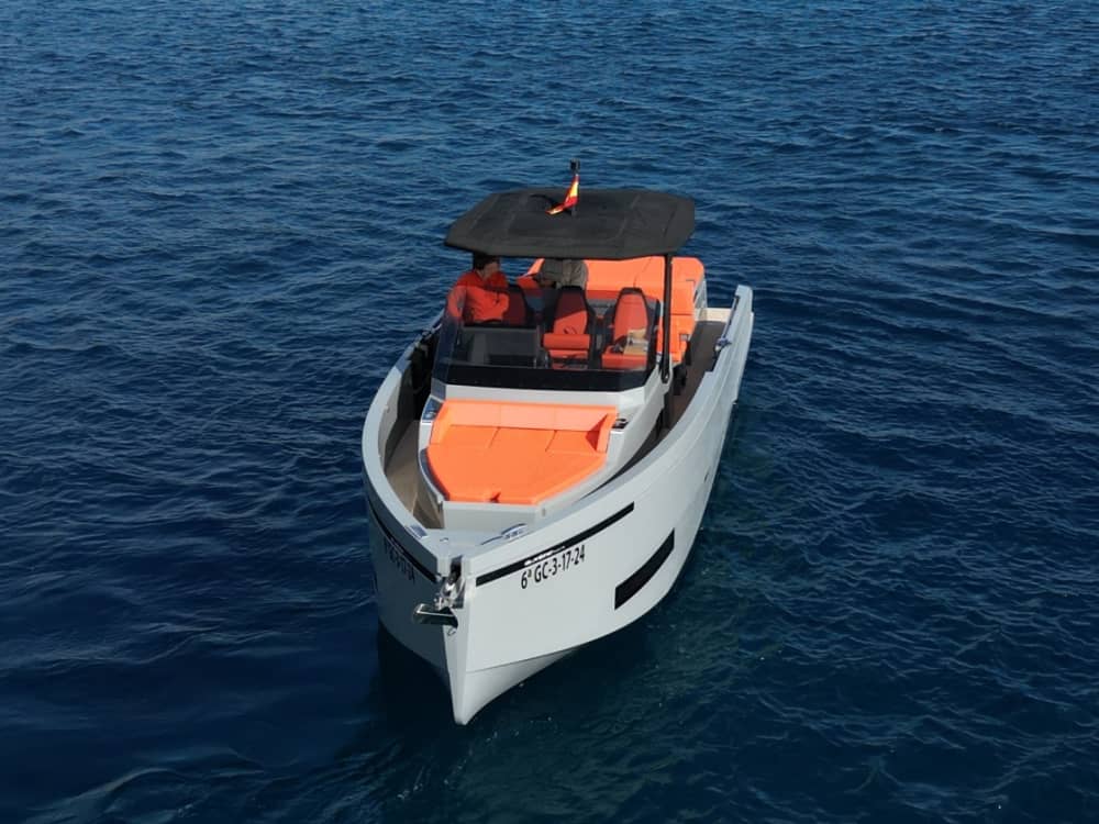 Um dia explorando Gran Canaria: Desfrute de 7 horas de descobertas em um barco a motor.