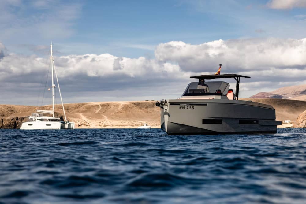 Um dia explorando Gran Canaria: Desfrute de 7 horas de descobertas em um barco a motor.
