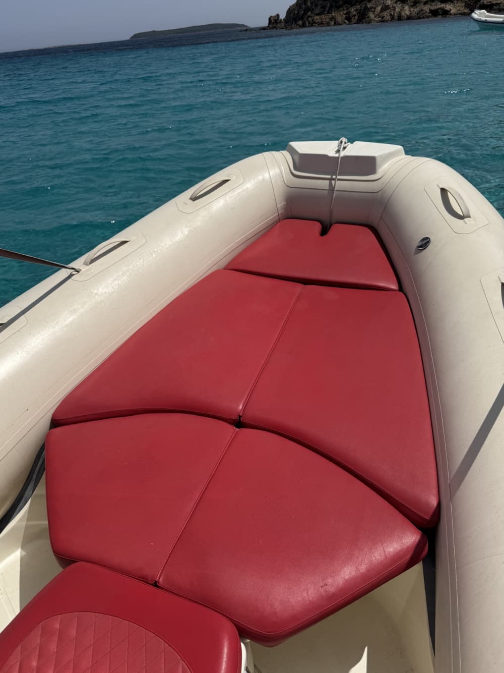 Meer, Liebe & Sonne: Ein Tag voller Emotionen auf einem Motorboot