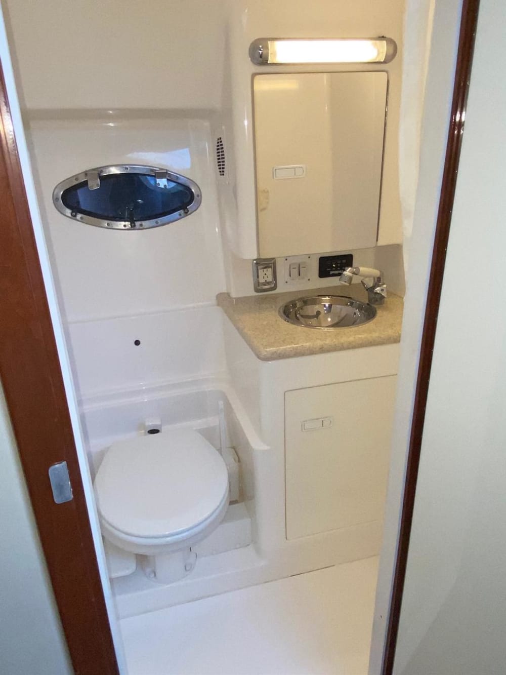 Découvrez Marigot lors d'une excursion d'une journée en bateau à moteur.