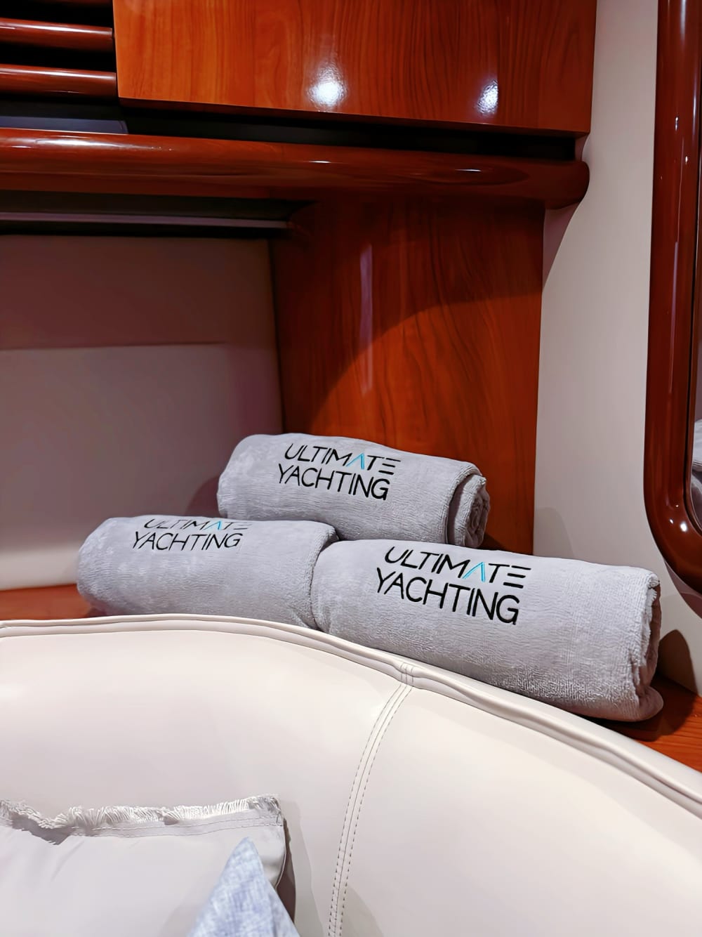 Ontdek Marigot tijdens een dagtocht met een motorboot.