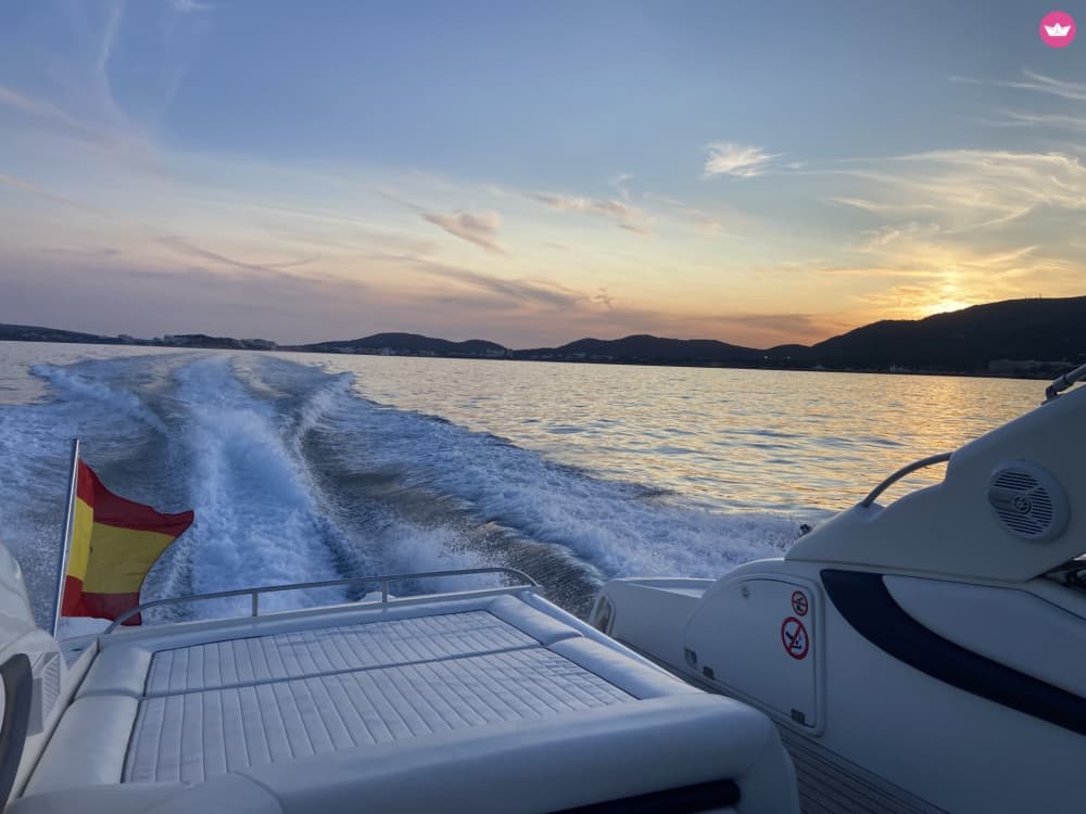 Een hele dag op een luxe boot van 16 meter, inclusief alles.