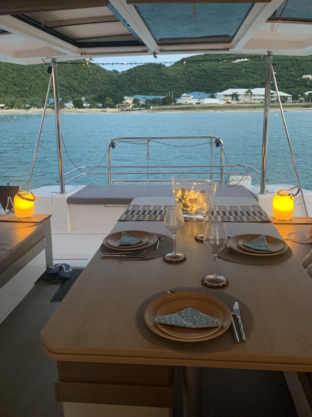 Exclusive Tintamarre - Night at anchor